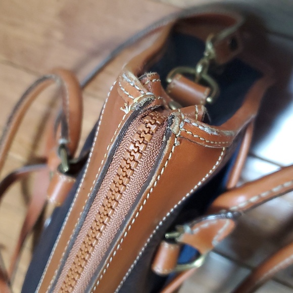 Dooney & Bourke All Weather Leather Vintage Satchel - Picture 9 of 15